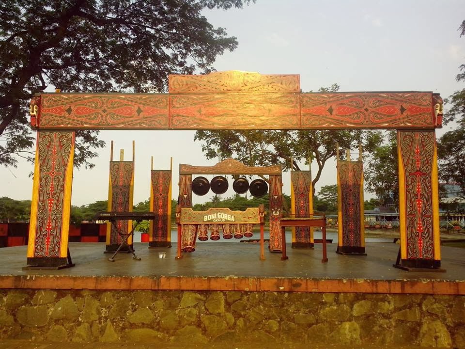 Gondang Uning Uningan Batak Toba Dipertunjukan Di Spanyol Link download lagu gondang terlaris uning uningan batak terbaru uning uningan gondang batak bertua sitanggang sulim tongosan. gondang uning uningan batak toba