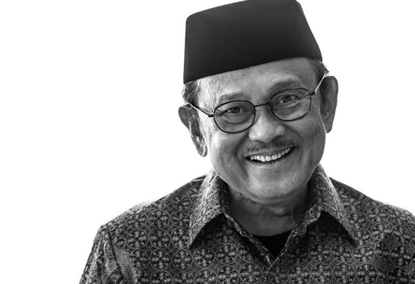 Jalani Perawatan di Jerman, Kondisi Kesehatan BJ Habibie Menurun (foto:gelora)