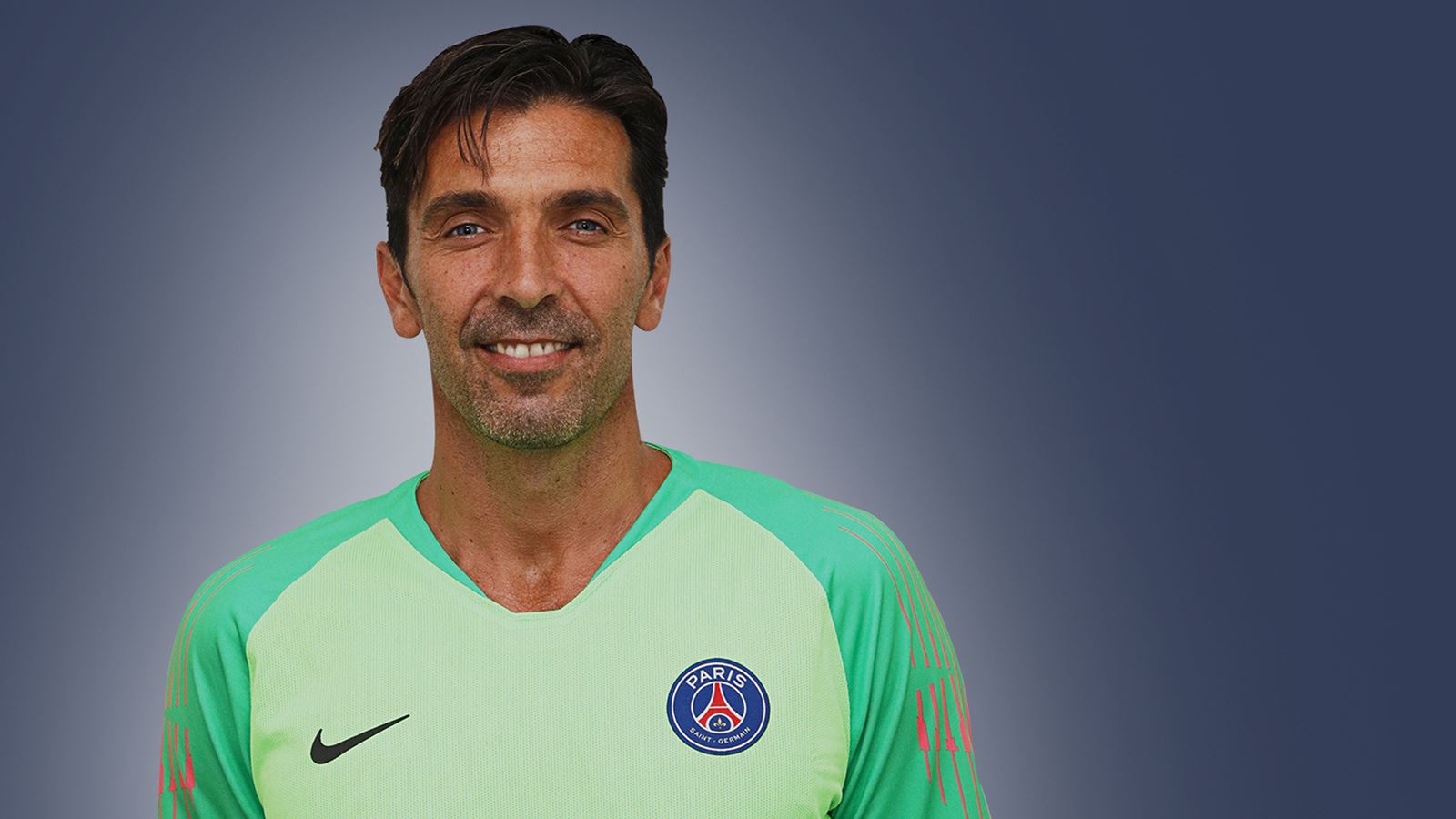 Penjaga gawang Juventus dan Timnas Italia Gianluigi Buffon bisa langsung pensiun melihat aksi penyelamatan bocah kampungan (PSGimages)