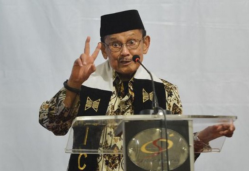 Presiden RI Ketiga B.J Habibie (Foto: Tribun)