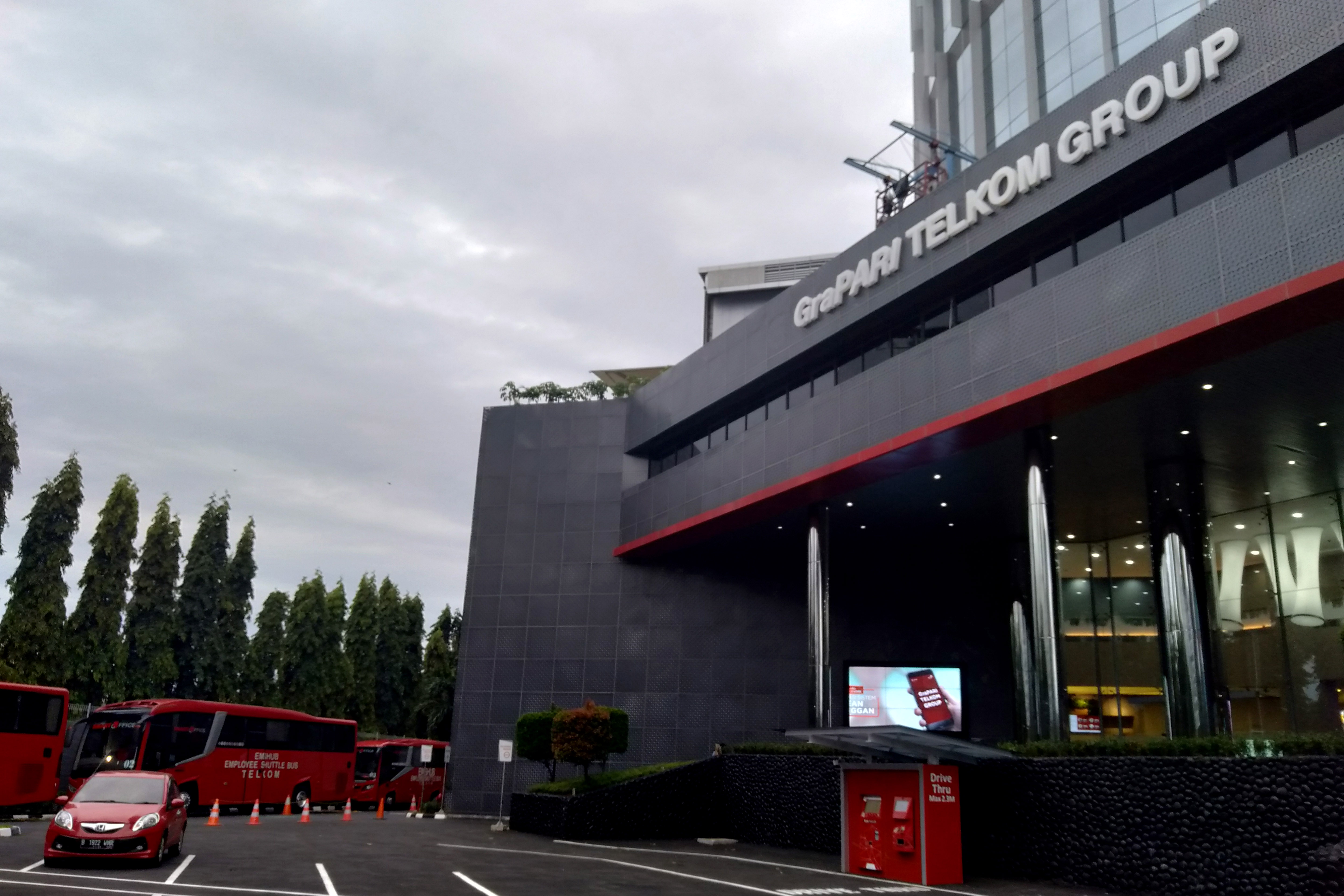 Ironis Pegawai Telkom Rasa Outsourcing