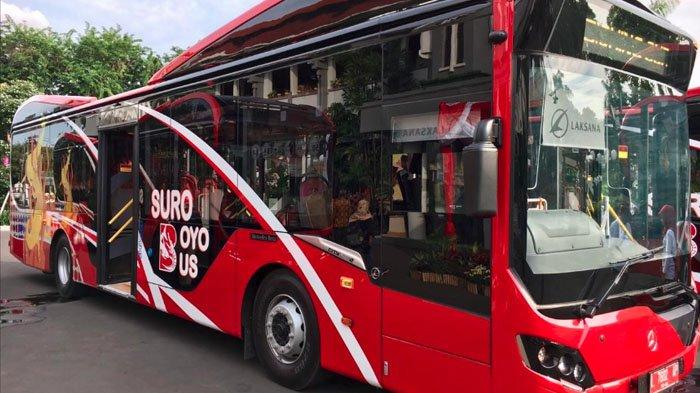 Hanya di Surabaya, Naik Bus Bayarnya Pakai Botol Bekas (foto: Tribune Jatim)